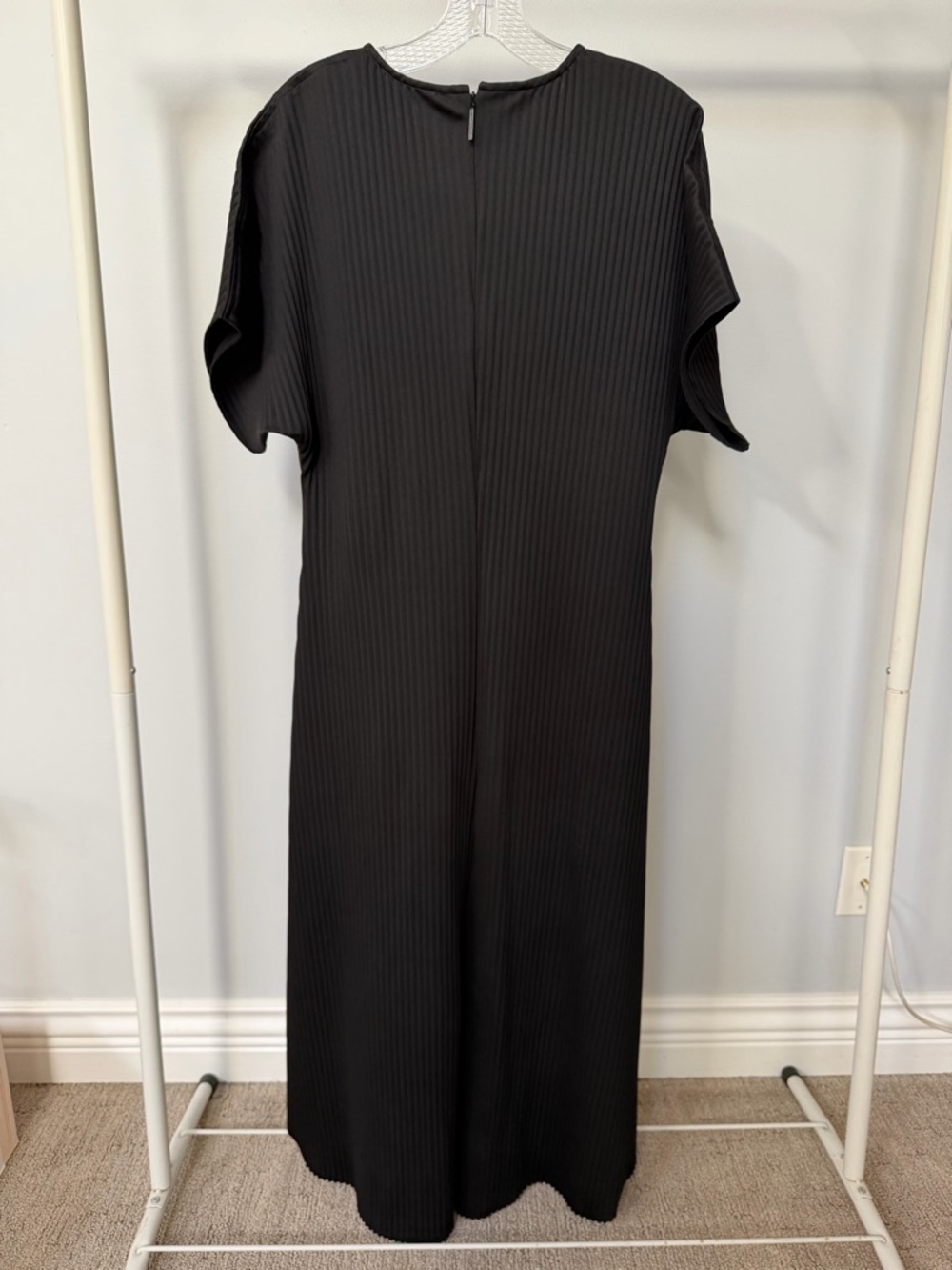 Women's Black Pleated Satinette Midi Dress - Effortless Casual Style - Picture 3 of 3